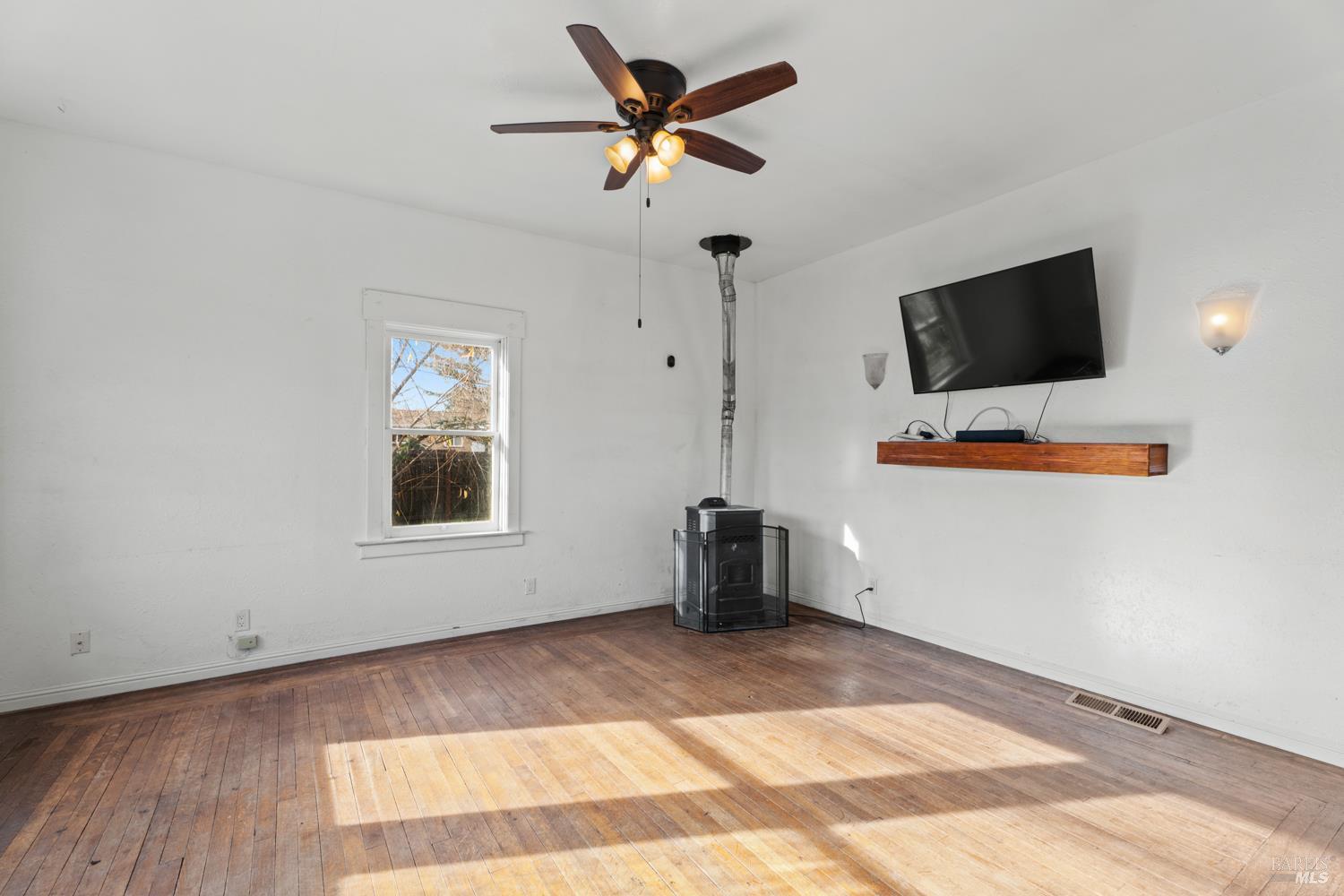 630 2nd Street Upper Lake, CA 95485 - Photo 4 of 39