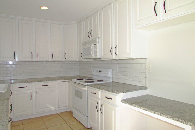 24602 Tarpon Lane Orange Beach, AL 36561 - Photo 12 of 40 Kitchen