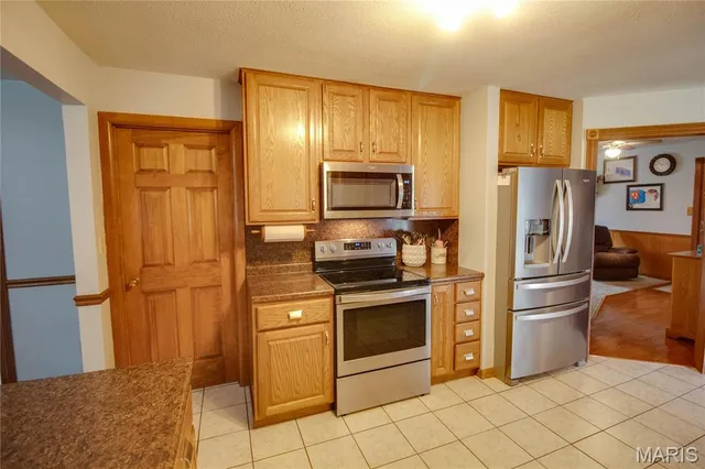 $230,000 | 23606 Bittersweet Place, Jerseyville, IL 62052