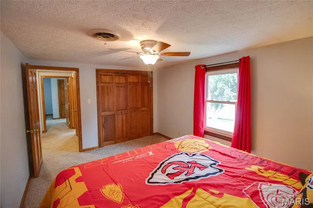 $230,000 | 23606 Bittersweet Place, Jerseyville, IL 62052