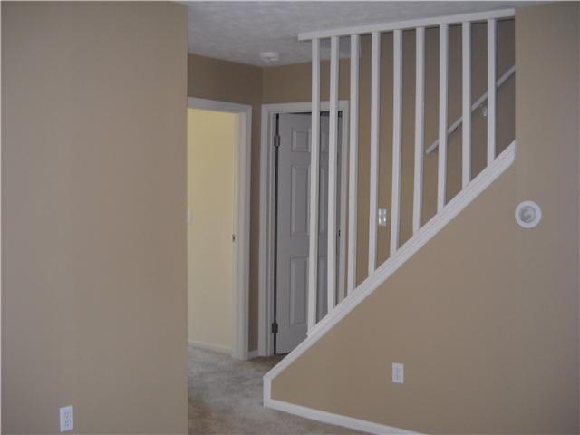 974 Exeter Road Whitehall, OH 43213 - Photo 3 of 7