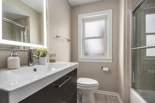 $425,000 | 1673 Spruce Avenue, Des Plaines, IL 60018