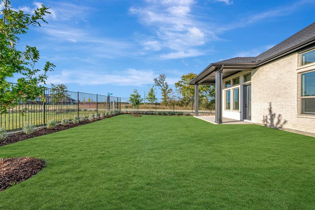 1520 Ebling Way Van Alstyne, TX 75495 - Photo 2 of 23