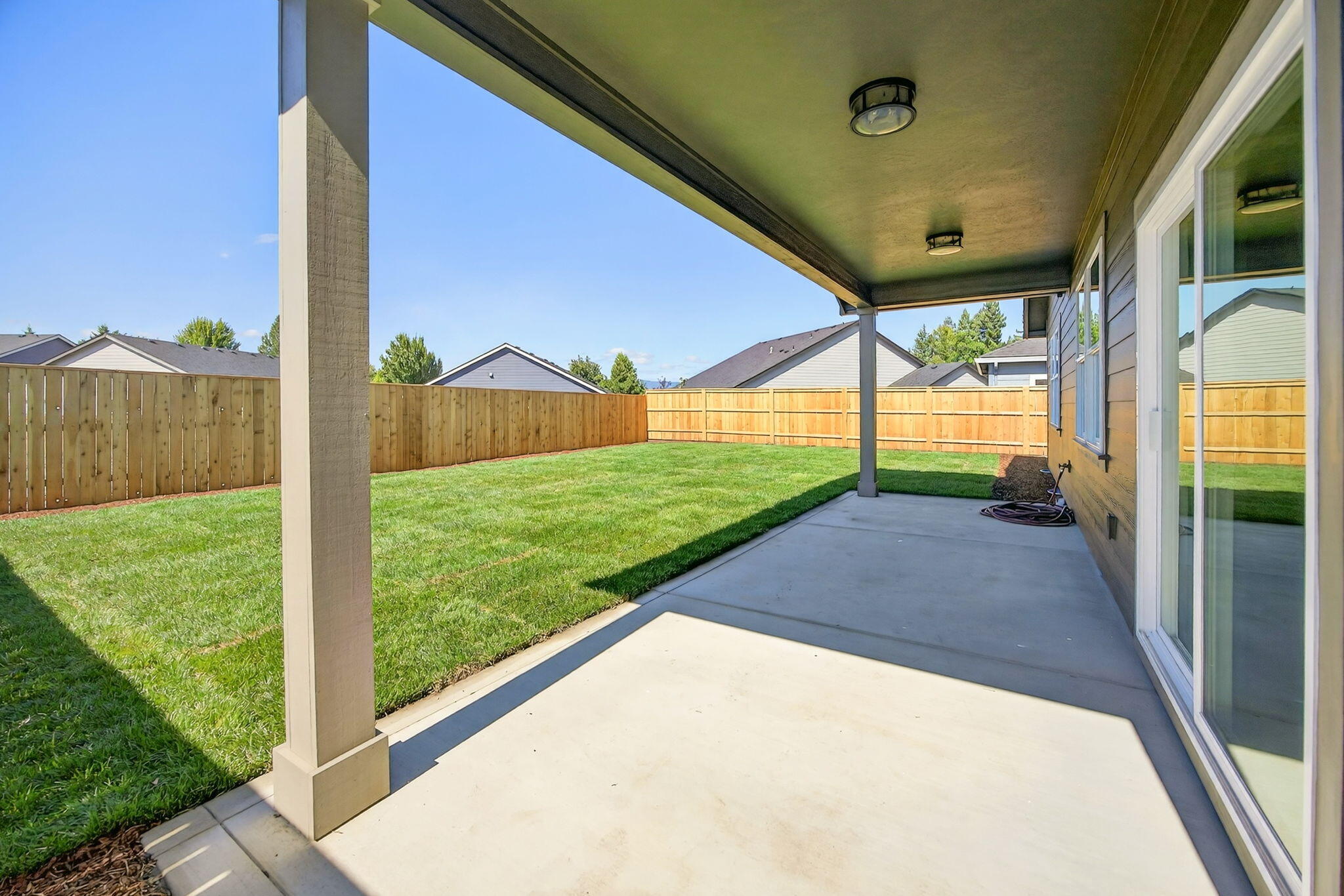 2776 Roberts Road Medford, OR 97504 - Photo 5 of 28 ApxRR00007