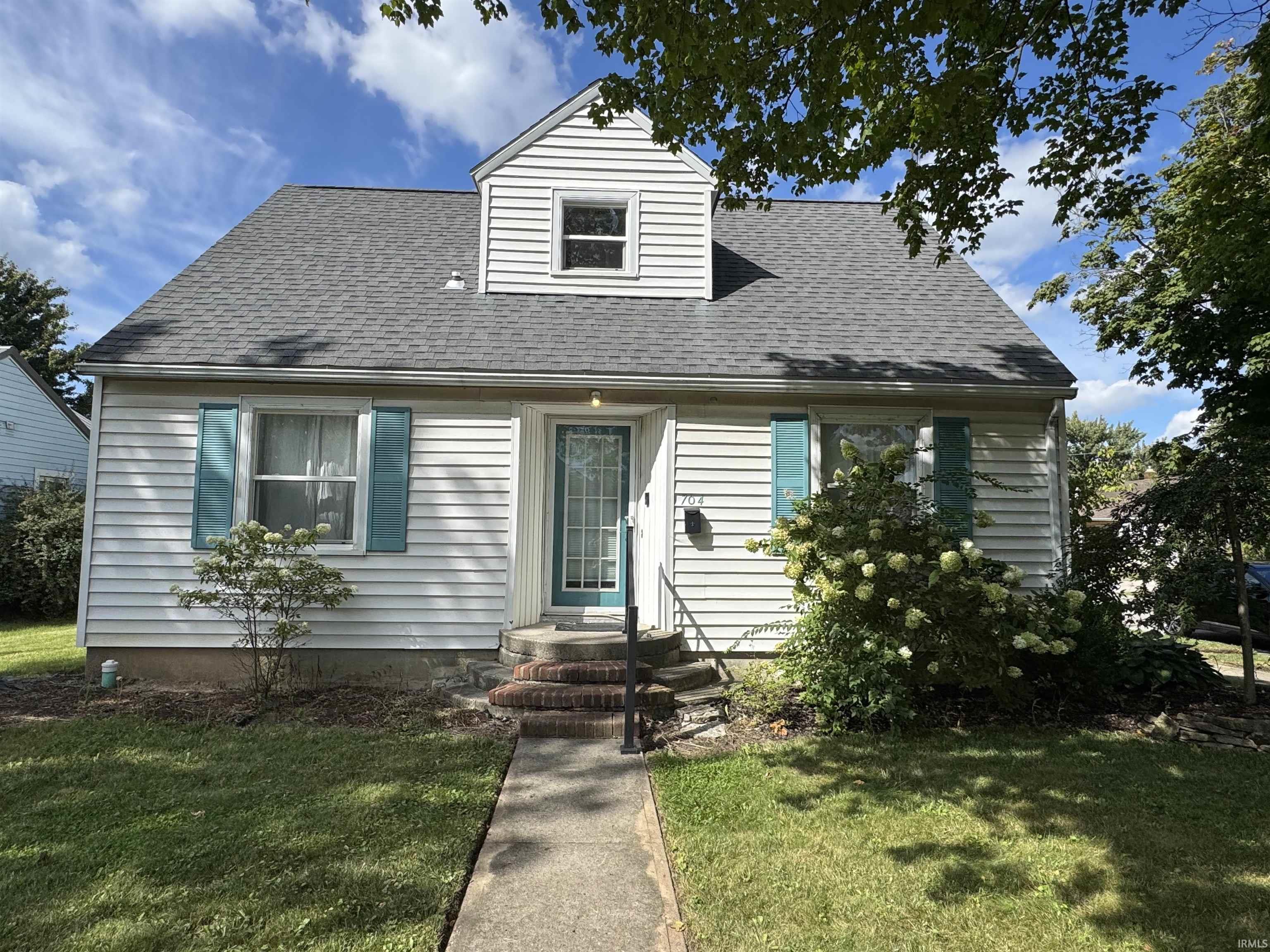 704 North Washington Street Decatur, IN 46733 - Photo 2 of 31