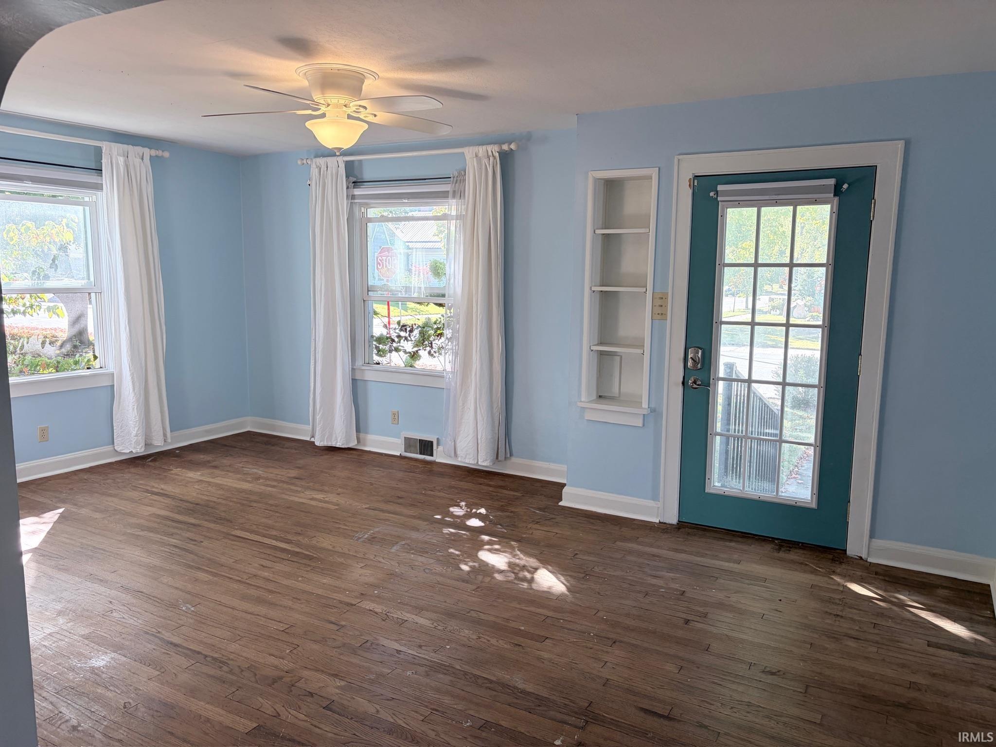 704 North Washington Street Decatur, IN 46733 - Photo 9 of 31