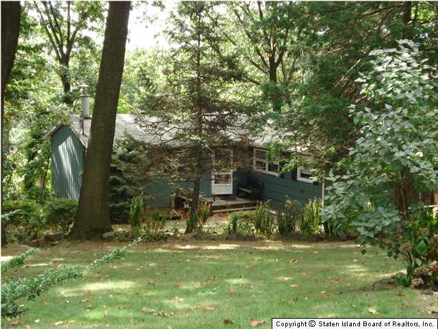 16 Signal Hill Road Staten Island, NY 10301 - Photo 2 of 9 Additional Photo