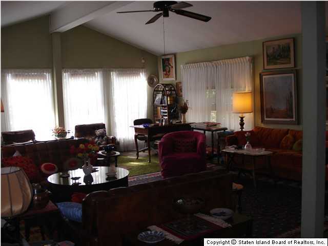 16 Signal Hill Road Staten Island, NY 10301 - Photo 3 of 9 Additional Photo
