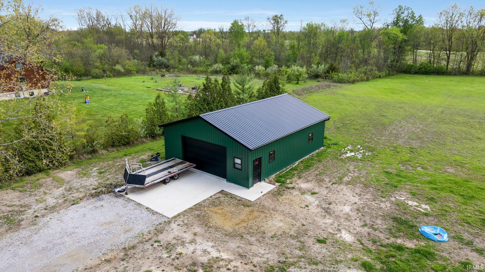 12753 Brandon Road Churubusco, IN 46723 - Photo 3 of 36 Gallery Image 3
