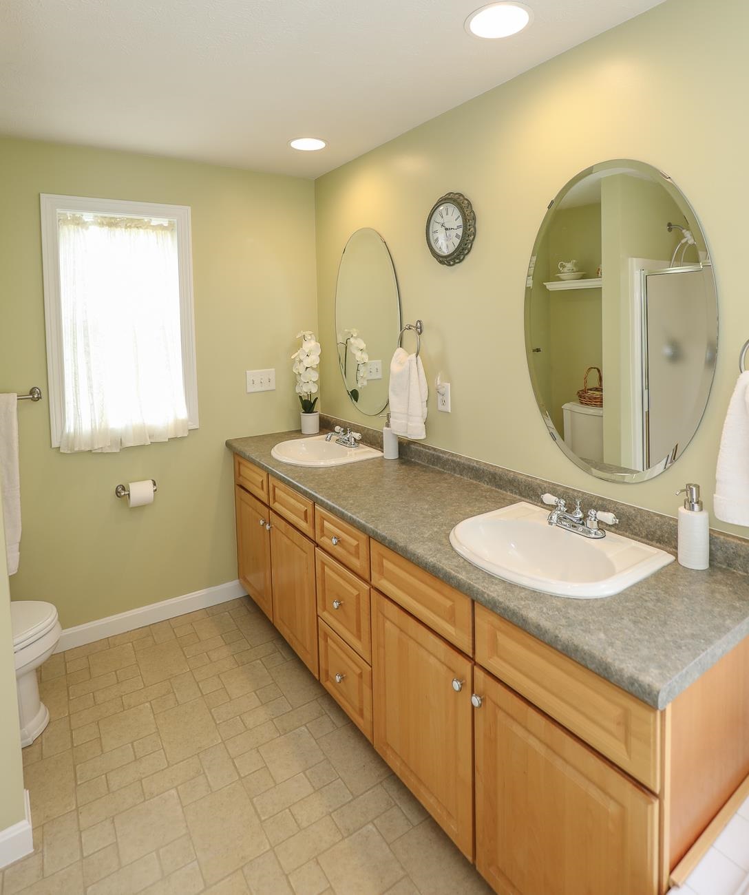 24 Winding Road Bedford, NH 03110 - Photo 20 of 40