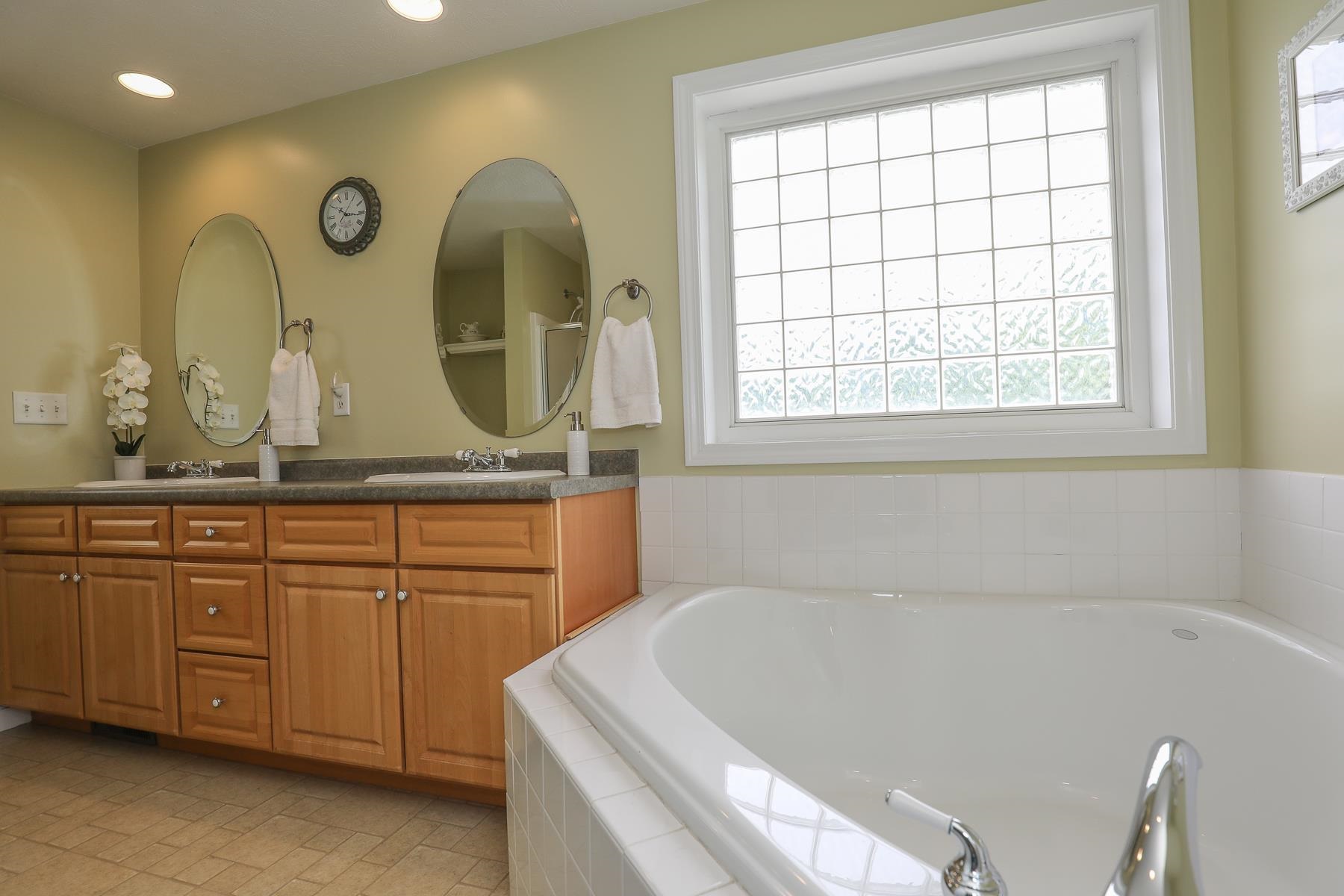 24 Winding Road Bedford, NH 03110 - Photo 21 of 40