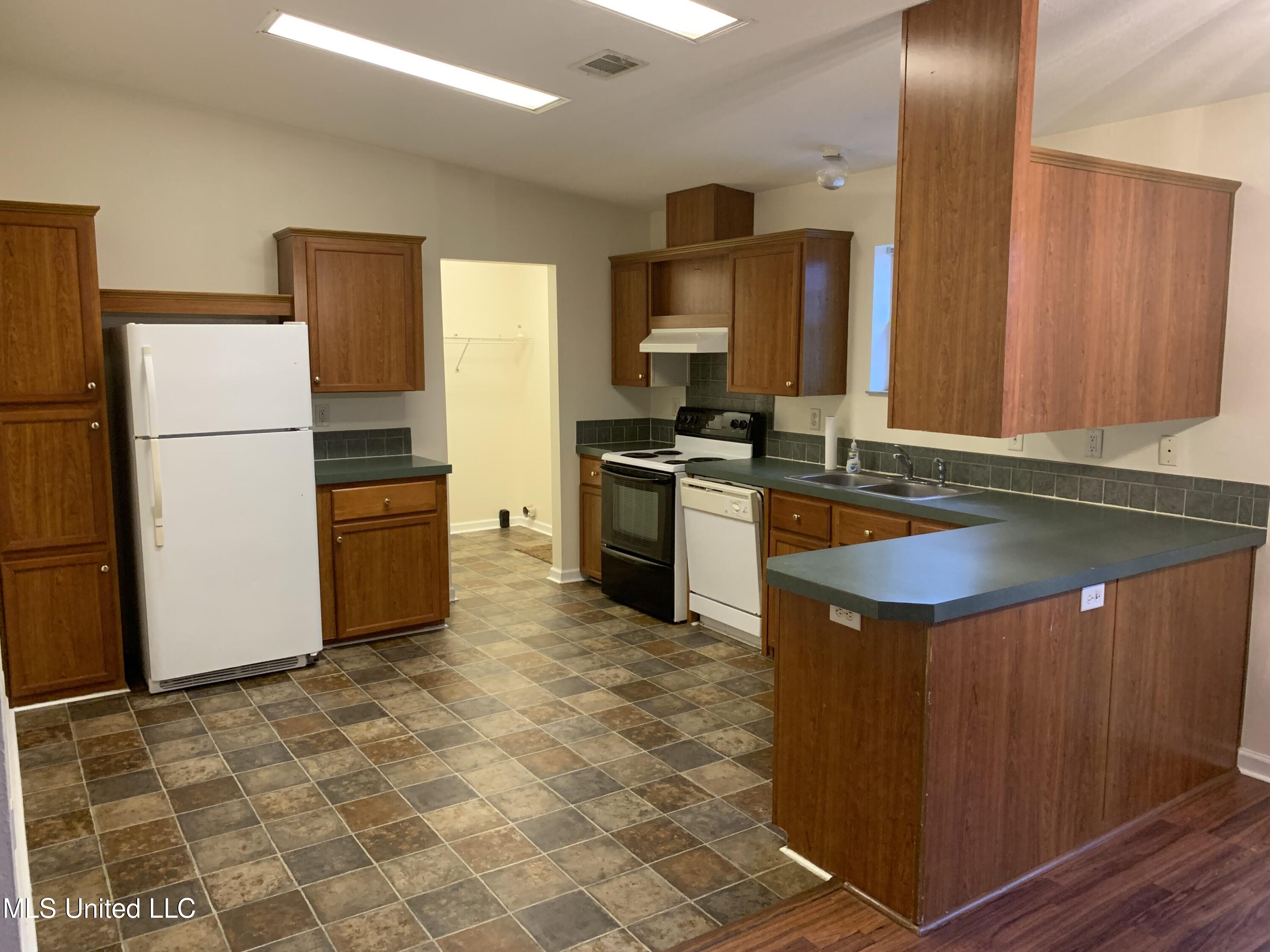 2125 Dogwood Ridge Road Kiln, MS 39556 - Photo 3 of 27 Kitchen