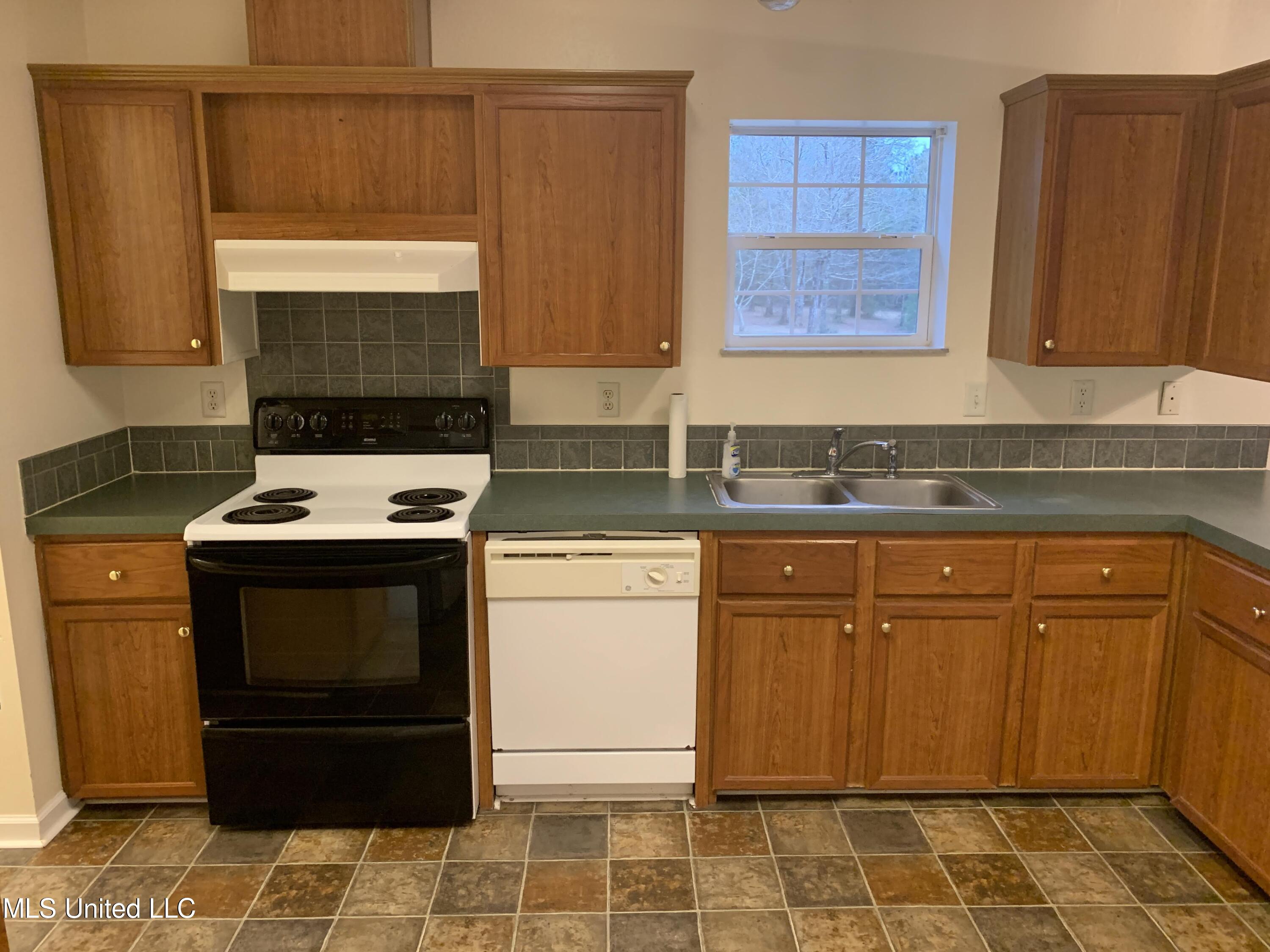 2125 Dogwood Ridge Road Kiln, MS 39556 - Photo 9 of 27 Kitchen