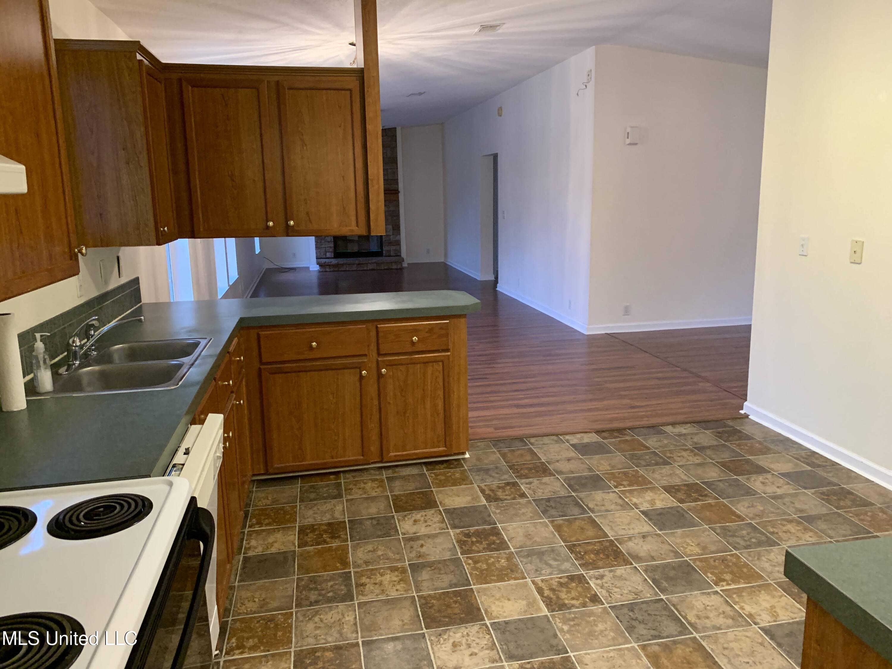 2125 Dogwood Ridge Road Kiln, MS 39556 - Photo 10 of 27 Kitchen
