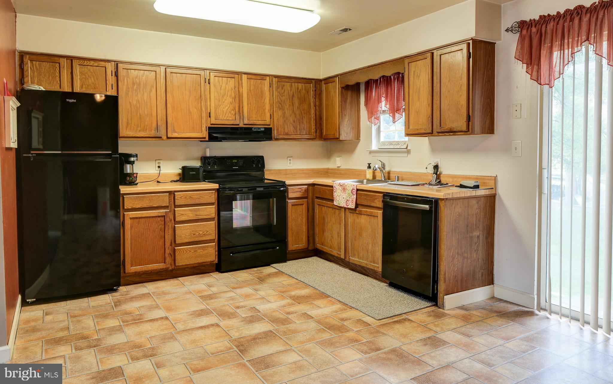 8 Luffing Court Baltimore, MD 21221 - Photo 8 of 27 Gallery Image 8