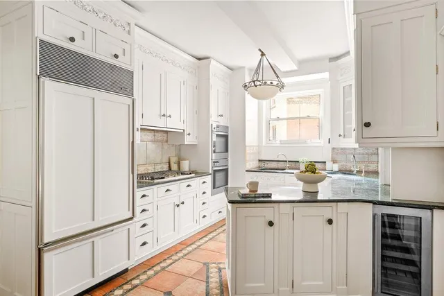 $3,300,000 | 173-175 Riverside Drive, Unit 12Z | Upper West Side