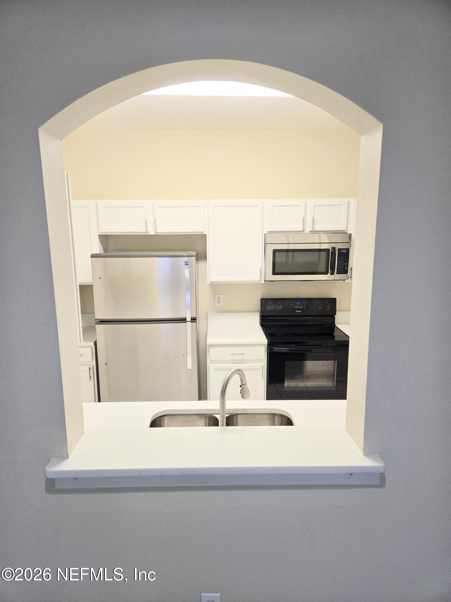 10550 Baymeadows Road, Unit 510 Jacksonville, FL 32256 - Photo 11 of 36 Outlook_Kitchen3