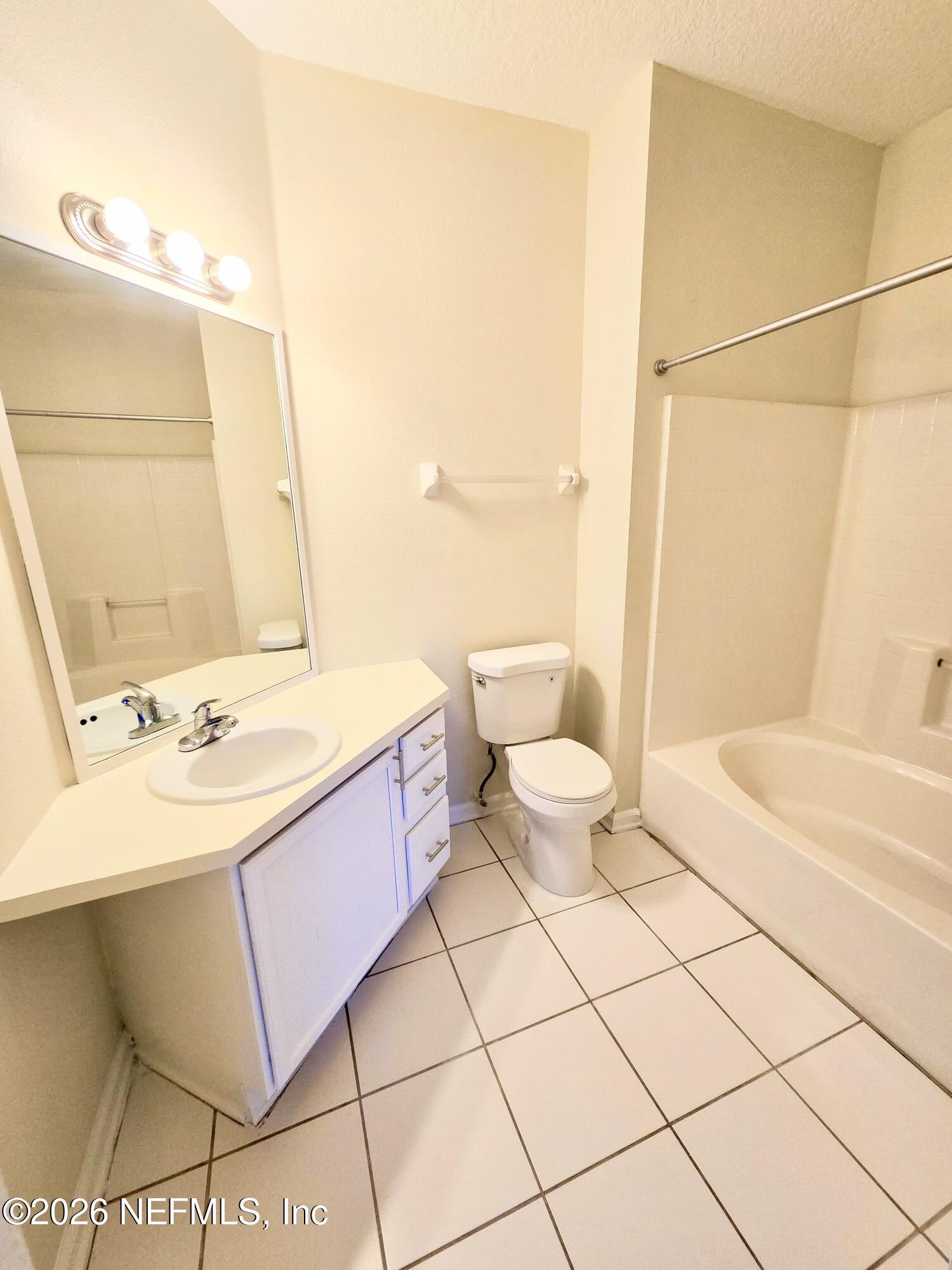 10550 Baymeadows Road, Unit 510 Jacksonville, FL 32256 - Photo 18 of 36 Outlook_GuestBath