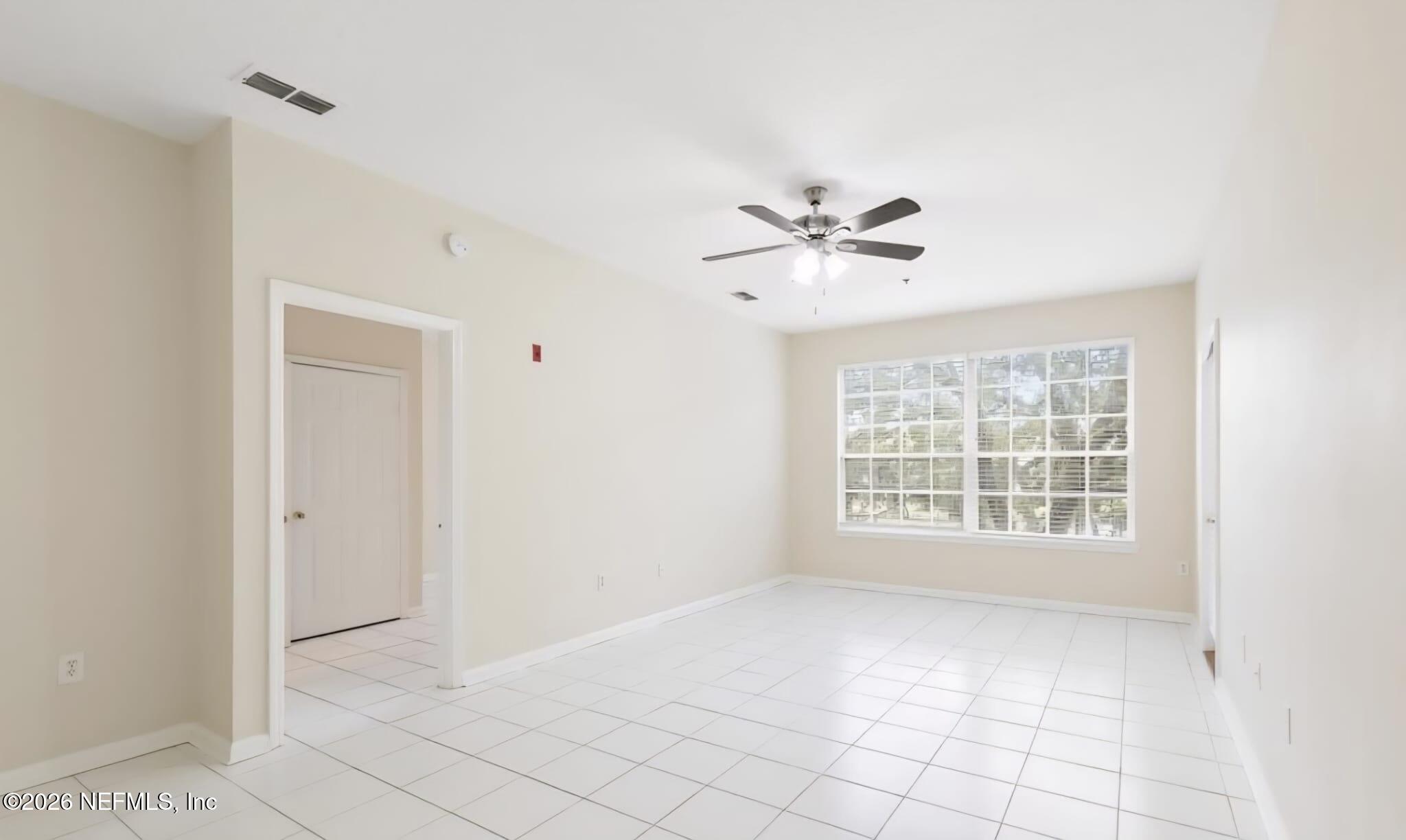 10550 Baymeadows Road, Unit 510 Jacksonville, FL 32256 - Photo 6 of 36 Outlook_Living2