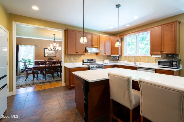 $4,500 | 20 Fairhill Road, Clifton Park, NY 12065