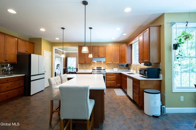 $4,500 | 20 Fairhill Road, Clifton Park, NY 12065