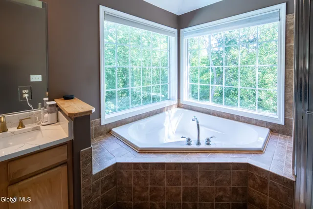 $4,500 | 20 Fairhill Road, Clifton Park, NY 12065