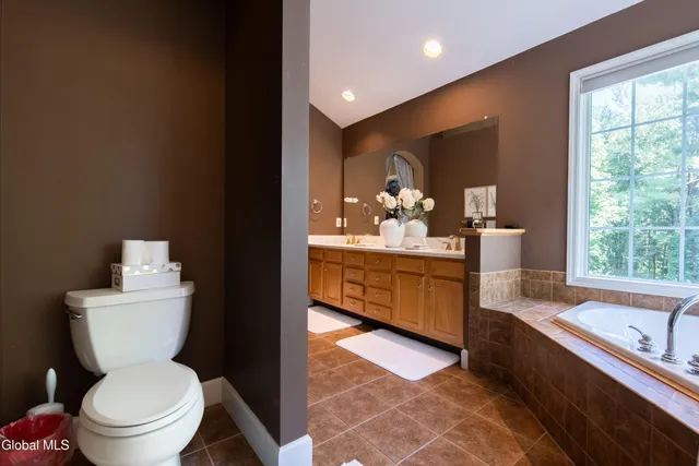 $4,500 | 20 Fairhill Road, Clifton Park, NY 12065