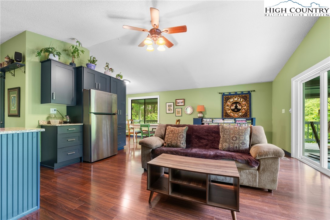 391 Apple Valley Road Zionville, NC 28698 - Photo 5 of 49 Gallery Image 5