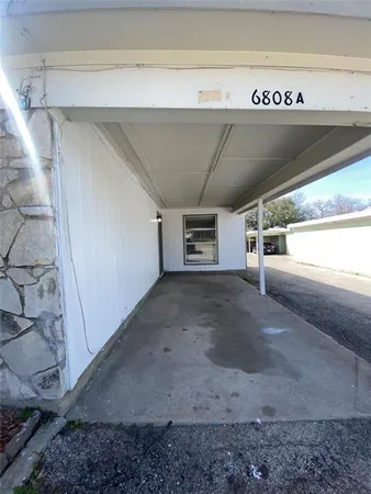 a view of a garage