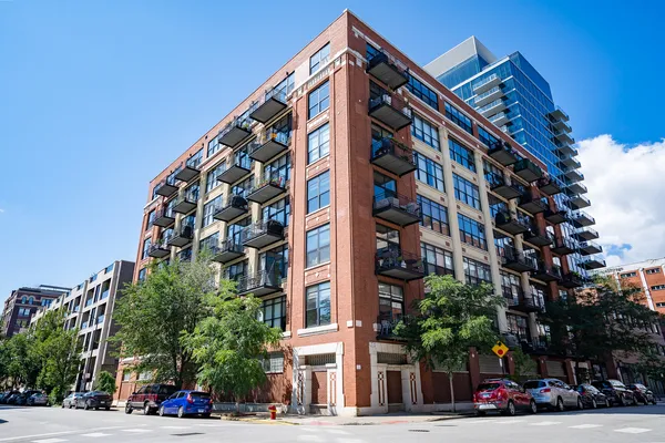 $2,800 | 843 West Adams Street, Unit 406, Chicago, IL 60607