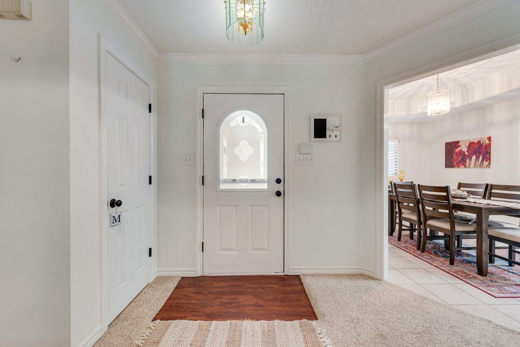579 South Hitt Street Boyd, TX 76023 - Photo 8 of 34 Entry way of this beautifully well maintained home.