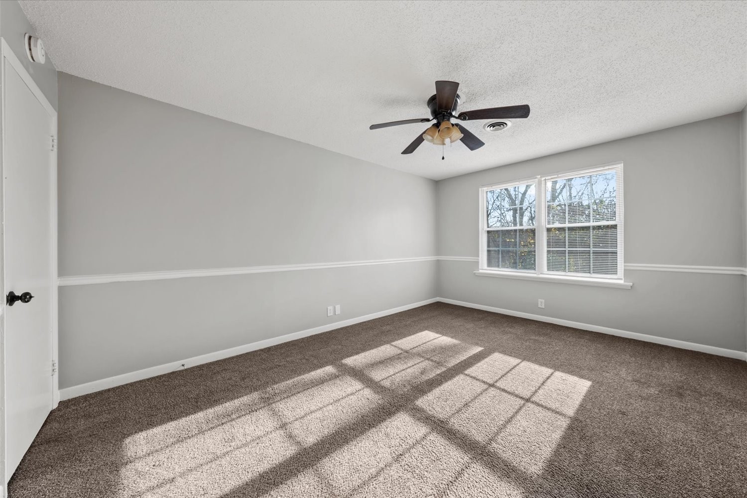 441 Harding Place, Unit A12 Nashville, TN 37211 - Photo 15 of 21 a view of an empty room with a window