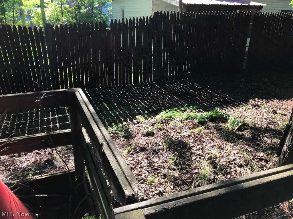 1706 Hampton Road Akron, OH 44305 - Photo 27 of 28 Back yard