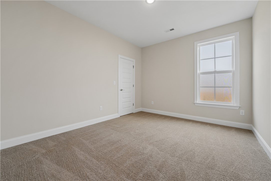 112 Oak Grove Road Norris, SC 29667 - Photo 17 of 19 This versatile room offers endless possibilities for personalized living.