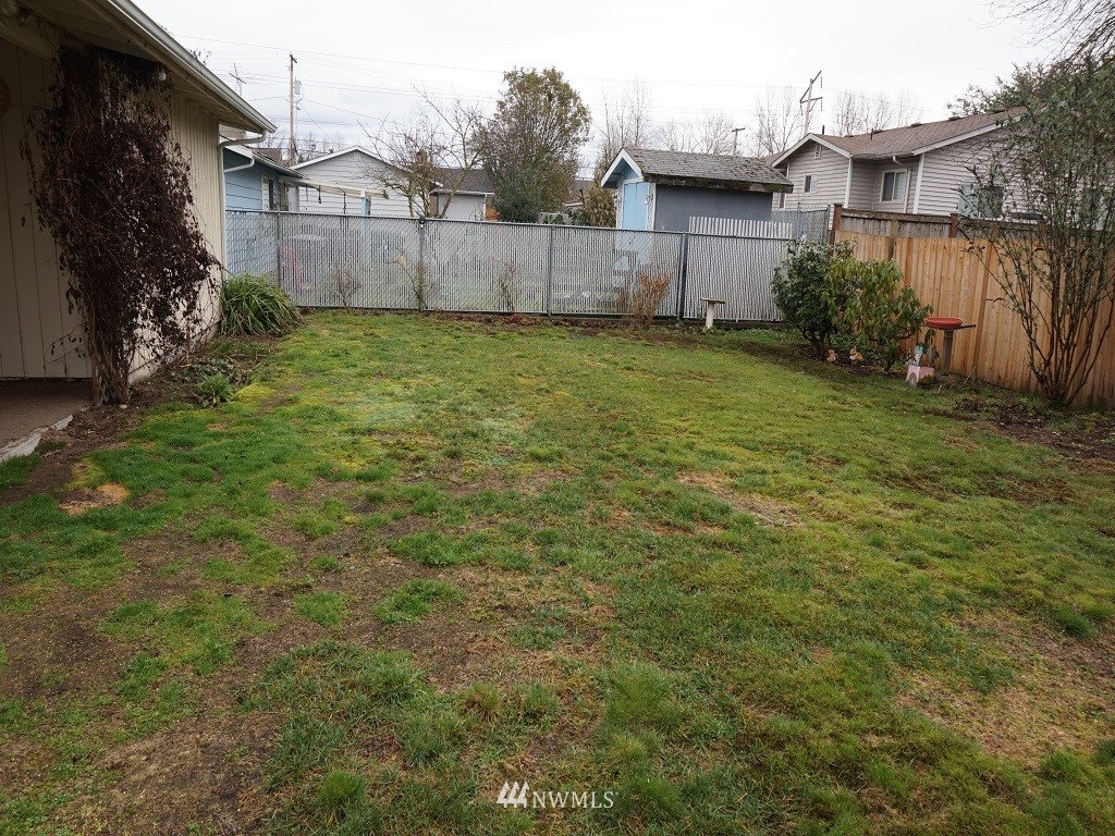 4013 Northeast 7th Street Renton, WA 98056 - Photo 7 of 10