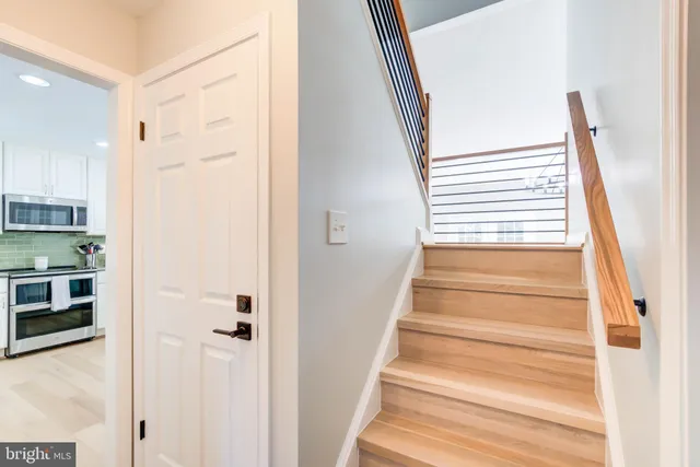 a view of entryway and hall