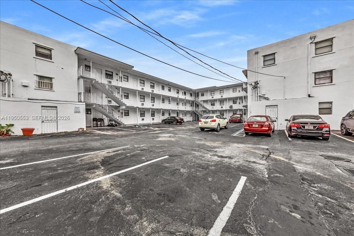 365 Northwest 8th Street, Unit 111 Miami, FL 33136 - Photo 17 of 18