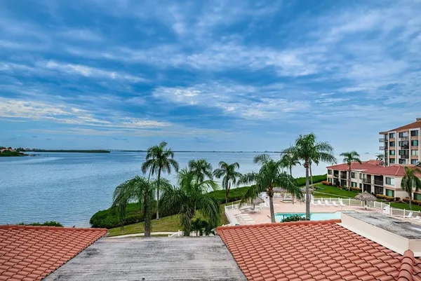 $3,810 | 6218 Palma Del Mar Boulevard South, Unit 401, St. Petersburg, FL 33715