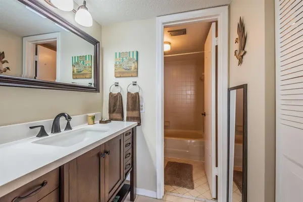 $3,810 | 6218 Palma Del Mar Boulevard South, Unit 401, St. Petersburg, FL 33715