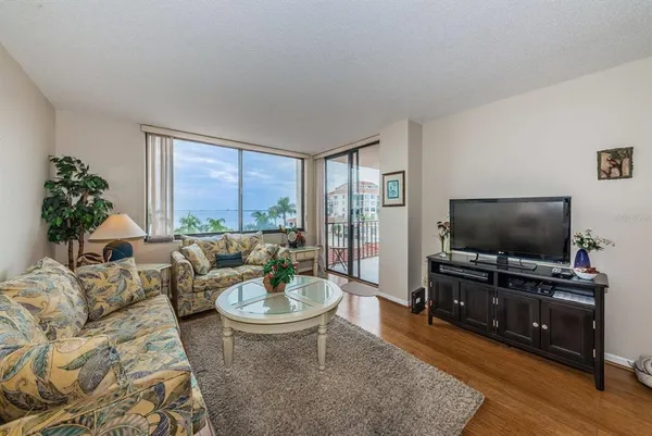 $3,810 | 6218 Palma Del Mar Boulevard South, Unit 401, St. Petersburg, FL 33715