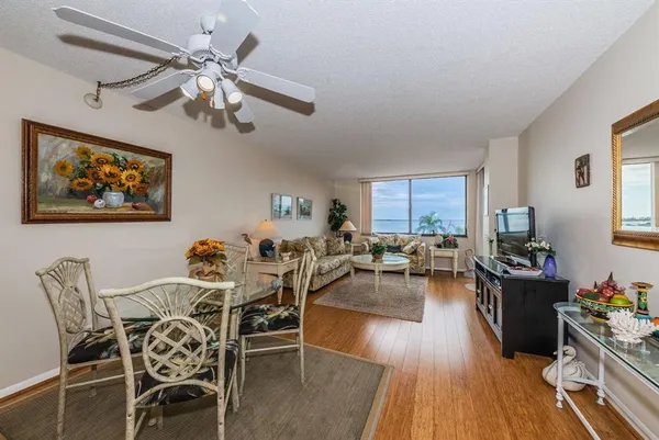 $3,810 | 6218 Palma Del Mar Boulevard South, Unit 401, St. Petersburg, FL 33715