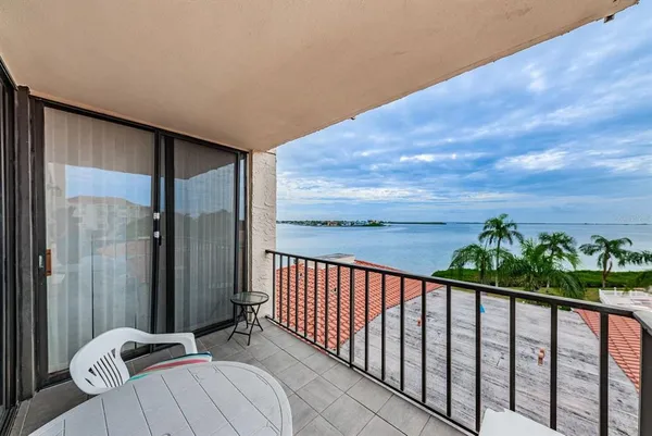 $3,810 | 6218 Palma Del Mar Boulevard South, Unit 401, St. Petersburg, FL 33715