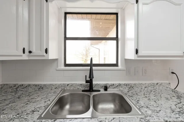 $299,900 | 630 Arrowhead Loop, Midway, TN 37809