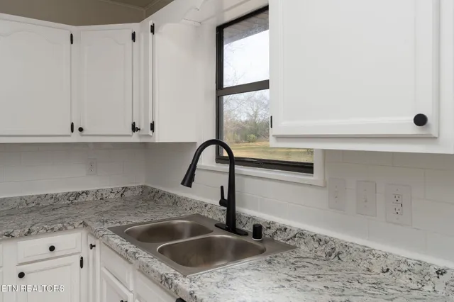 $299,900 | 630 Arrowhead Loop, Midway, TN 37809