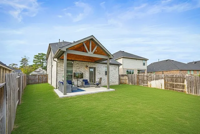 $405,000 | 35425 Woodtrace Circle, Pinehurst, TX 77362