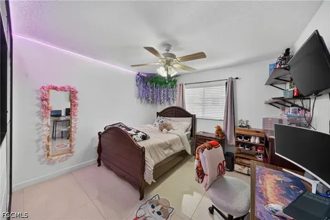 $365,000 | 622 Southeast 10th Avenue, Cape Coral, FL 33990