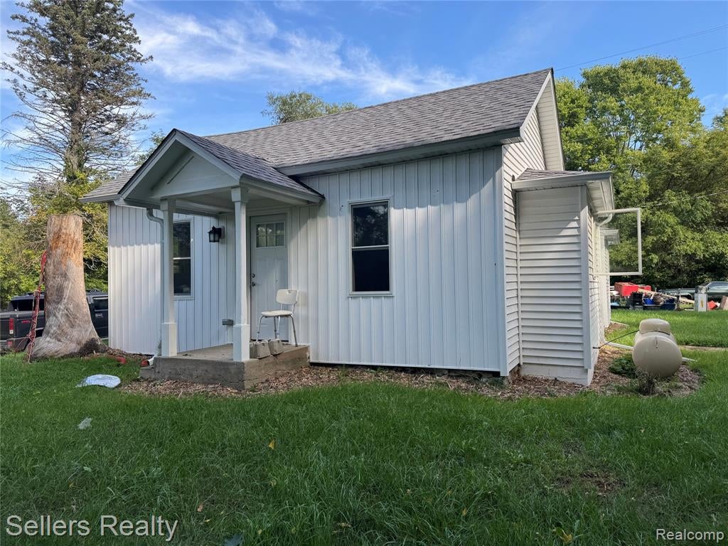 7230 North McKinley Road Flushing, MI 48433 - Photo 2 of 17 Gallery Image 2