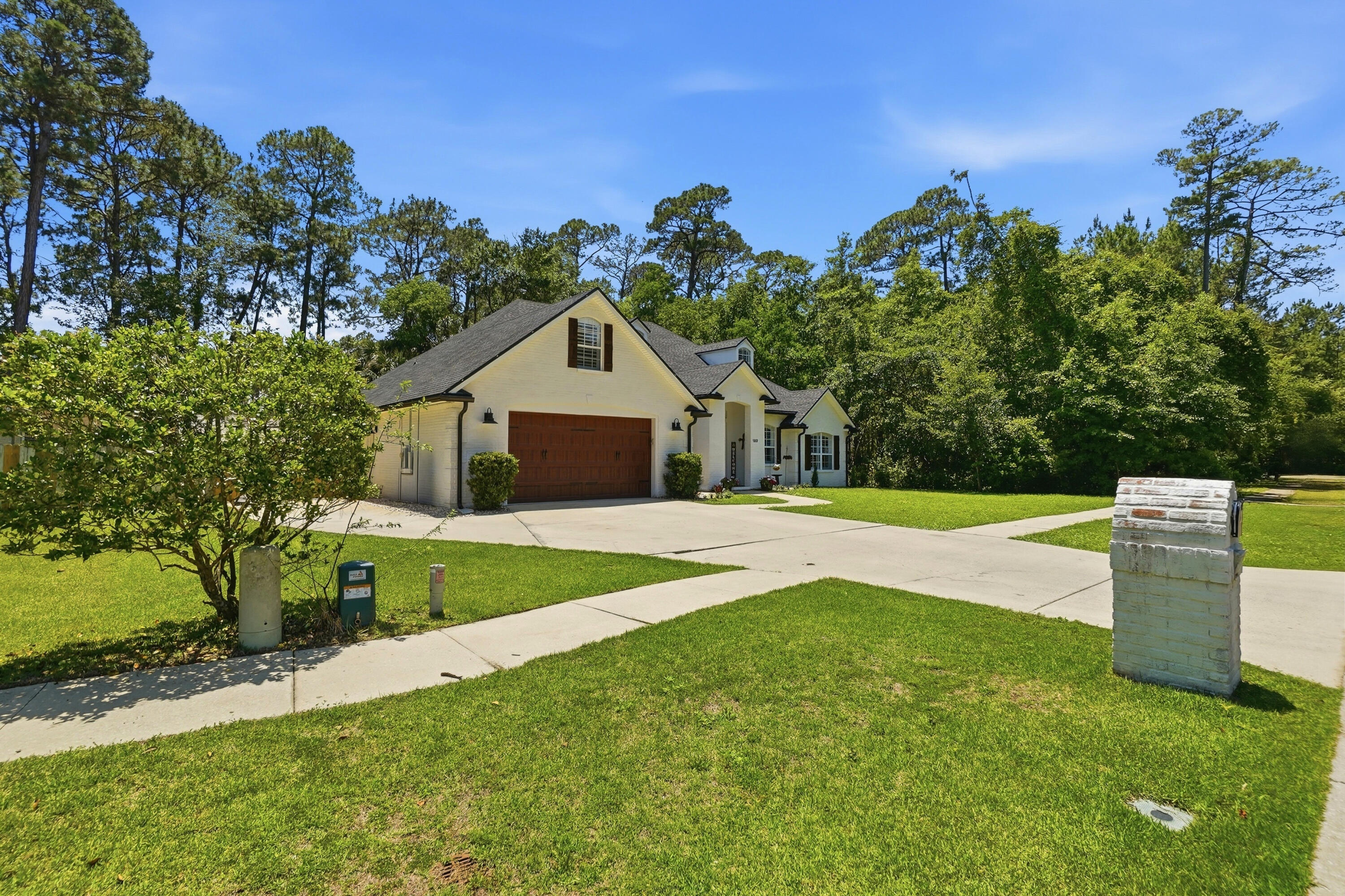 189 Red Maple Way Niceville, FL 32578 - Photo 4 of 48 002_F8_189_Red_Maple_Way