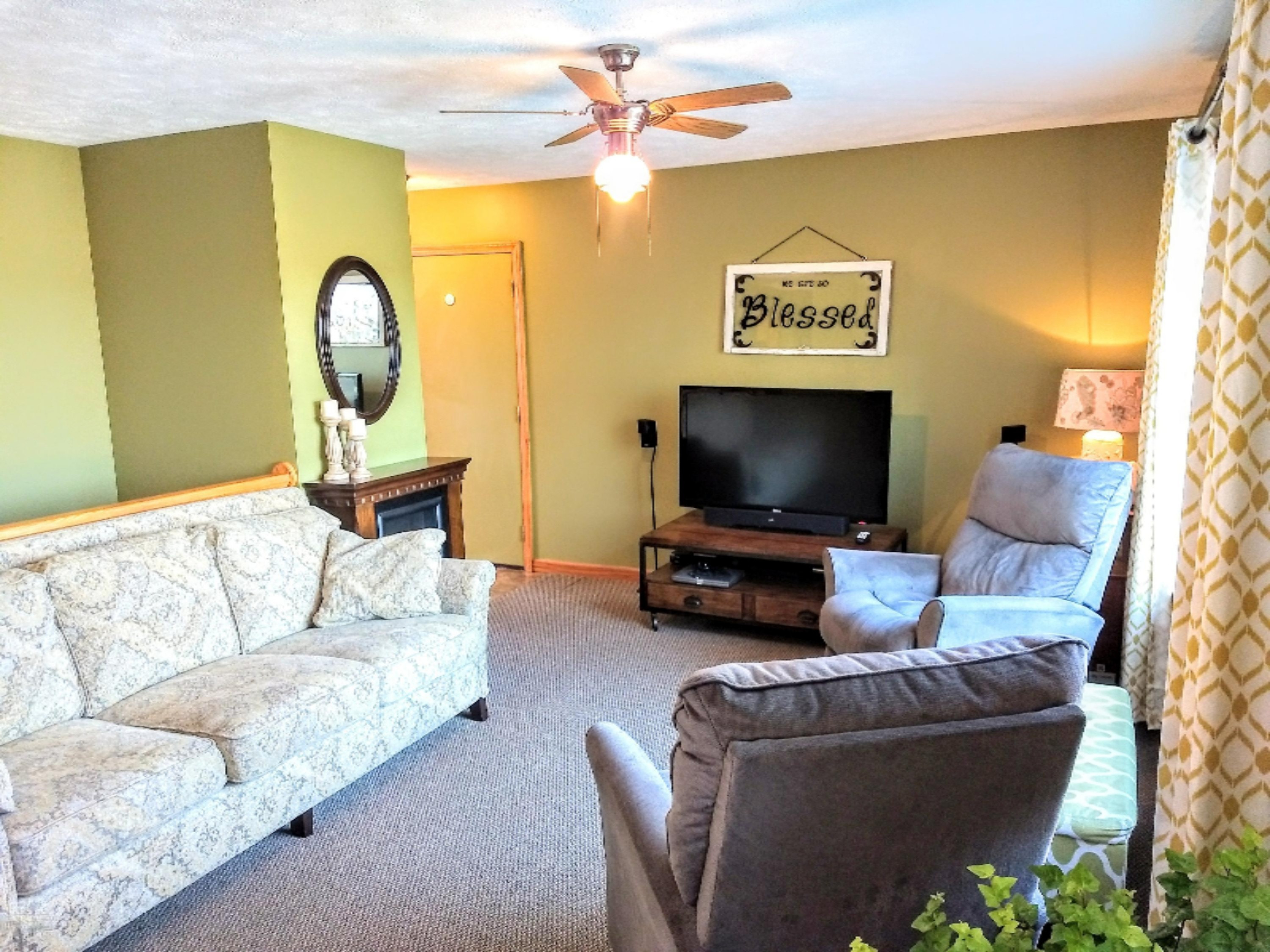 4653 Potters Road Ionia, MI 48846 - Photo 8 of 30 Living Room