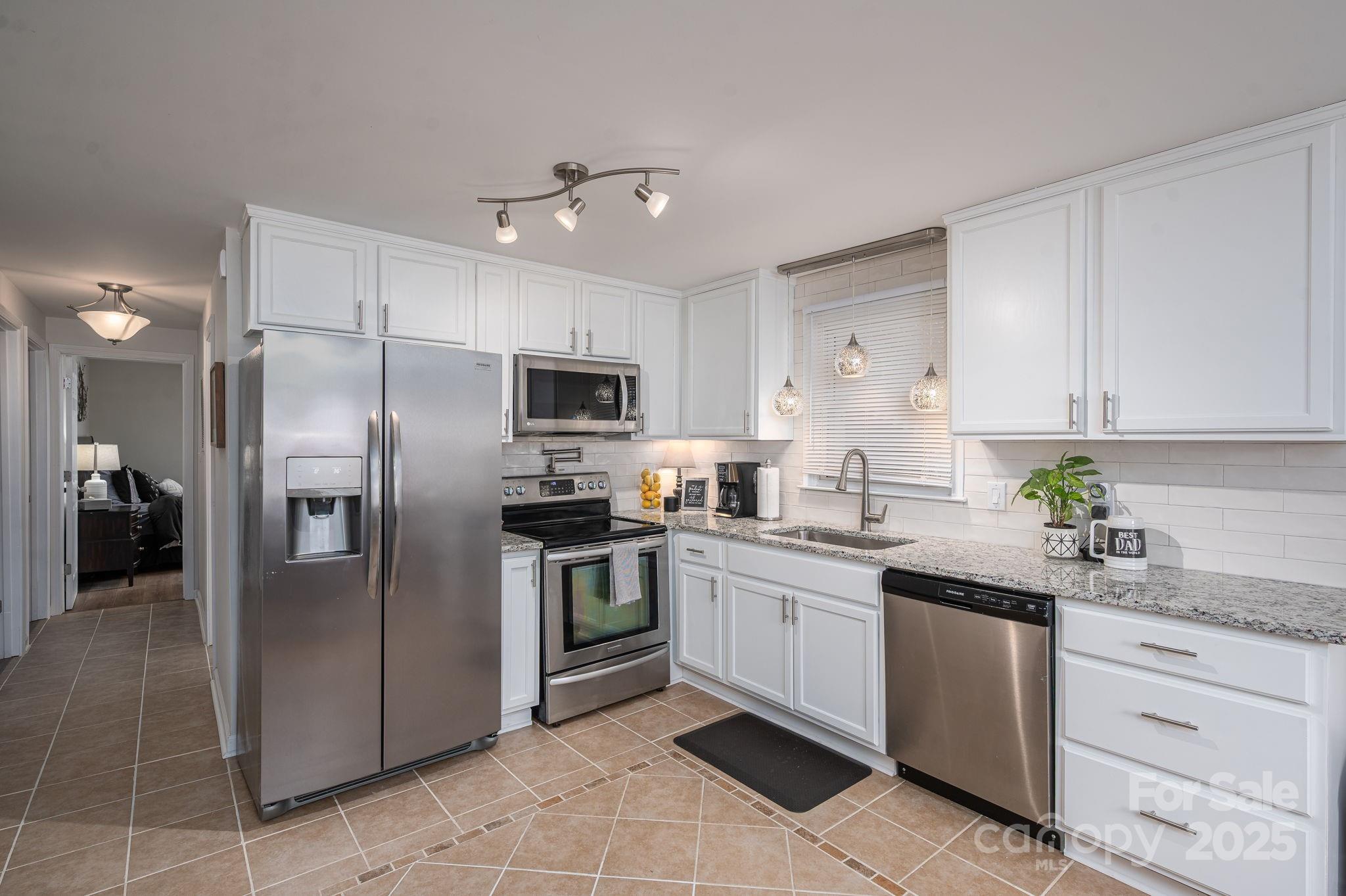 164 8th Avenue Southwest Conover, NC 28613 - Photo 11 of 35 Gallery Image 11